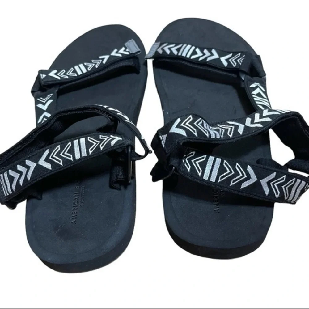 American Eagle Outfitters Men’s Sandals - Black & Gray Tribal Design - Size 11